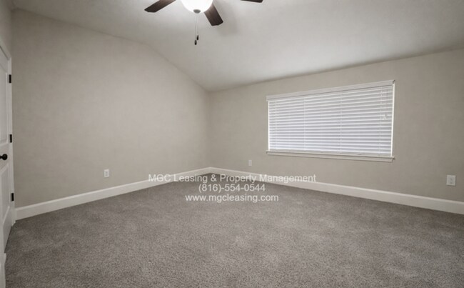 Building Photo - 3 Bedroom Luxury Townhome for rent in Lee's Summit