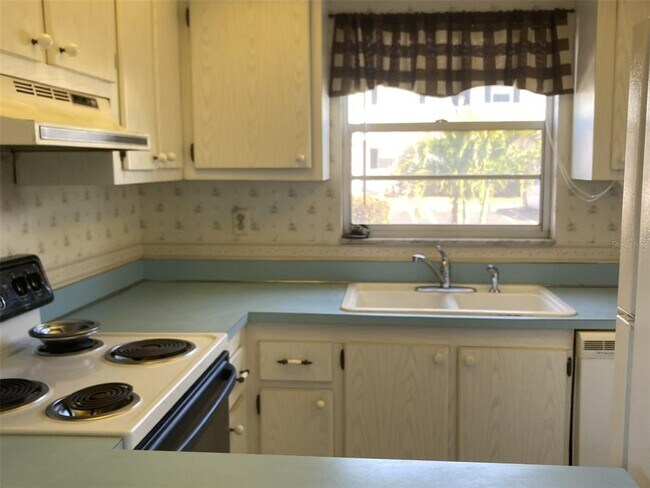 Building Photo - 202 47th Ave Dr W