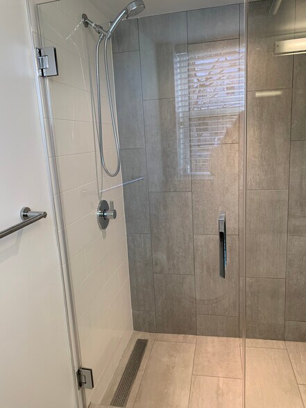 Main bathroom - 129 W St NW