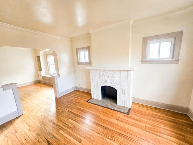 Building Photo - 532 N Firestone Blvd