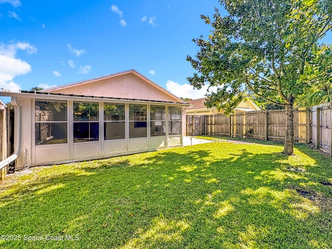 Building Photo - 3033 Dunhill Dr