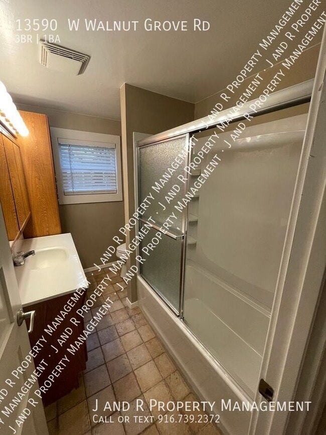 Building Photo - 13590 W Walnut Grove Rd