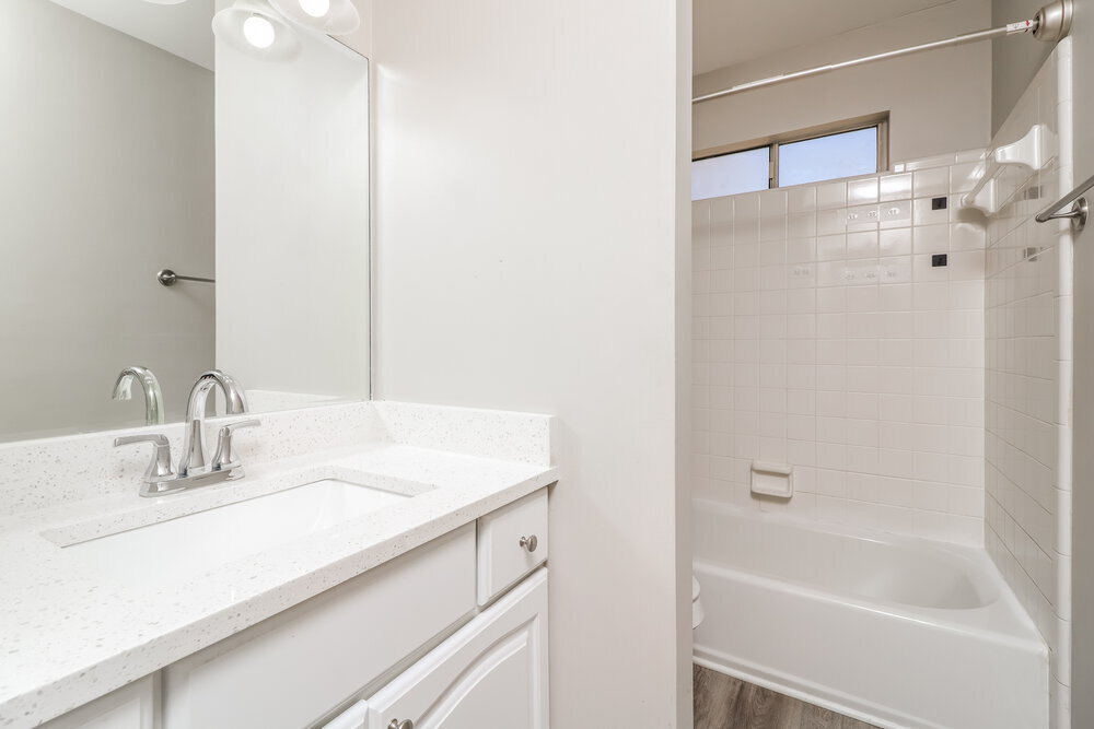 Building Photo - 245 St Martins Dr SE