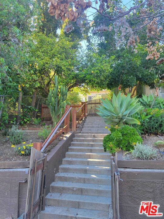 Building Photo - 1963 Echo Park Ave