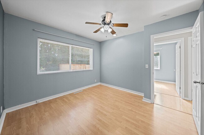 Building Photo - 1421 N 32nd St