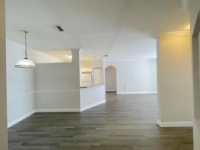 Building Photo - 3349 S Kirkman Rd