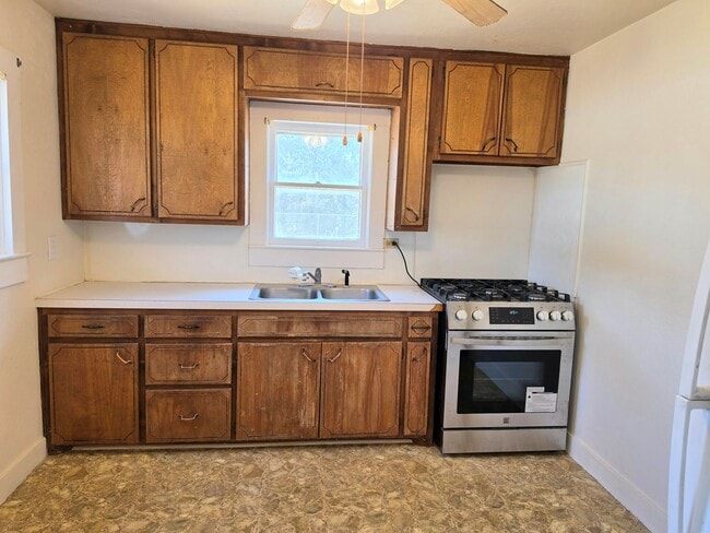 Building Photo - 708 Redwine Quincy