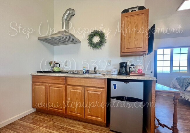 Building Photo - 8440 Ponderosa Way