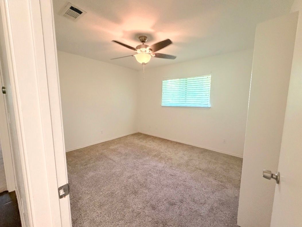 Building Photo - 3433 Lynbrook Dr