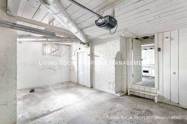 Building Photo - 1309 SE Pine St