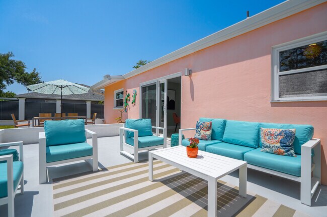 Building Photo - 4056 38th Way S