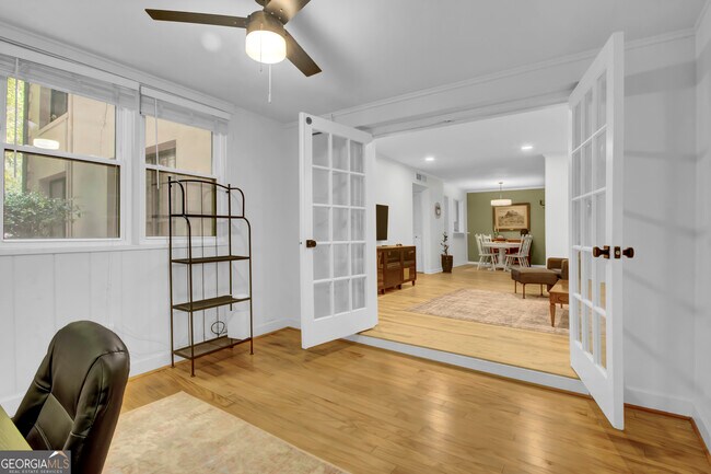 Building Photo - 12 Vista Square NW