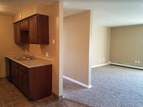 Building Photo - Lincoln Estates Apartments