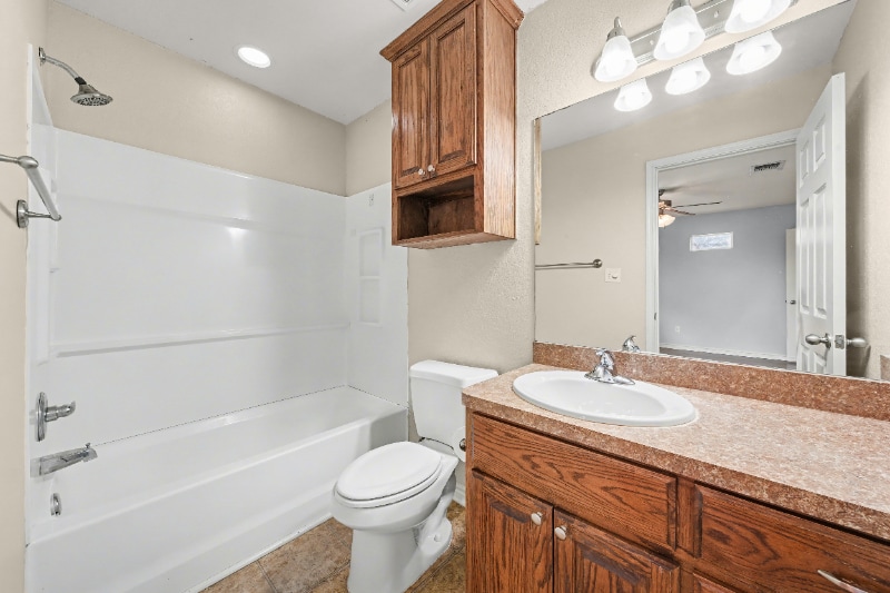 Building Photo - 1124 N Penelope St