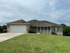 Building Photo - 3 bedroom, 2.5 bath house Kingsport