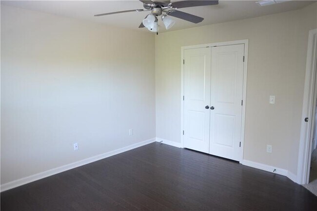 Building Photo - 776 Village Field Ct NW