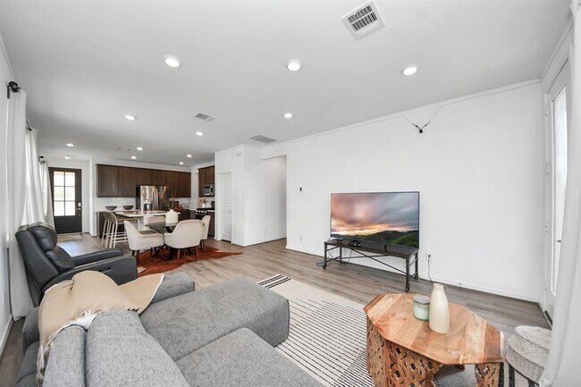 Building Photo - 21630 Heather Elm Dr