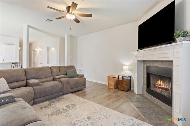 Building Photo - 709 Bighorn Dr