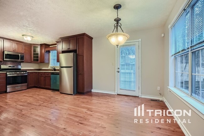 Building Photo - 377 Deering Dr