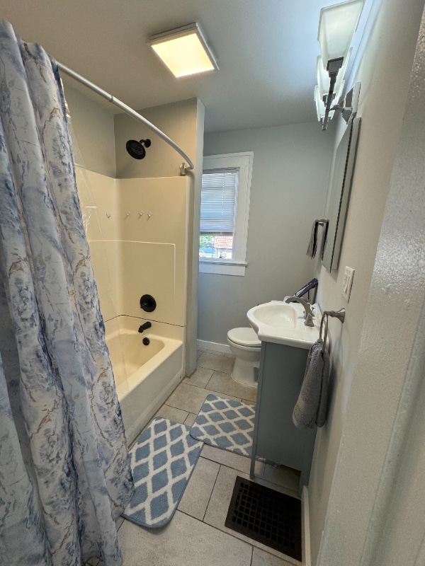 Building Photo - 1230 N Kealing Ave