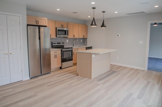 Building Photo - 540 Joslen Blvd