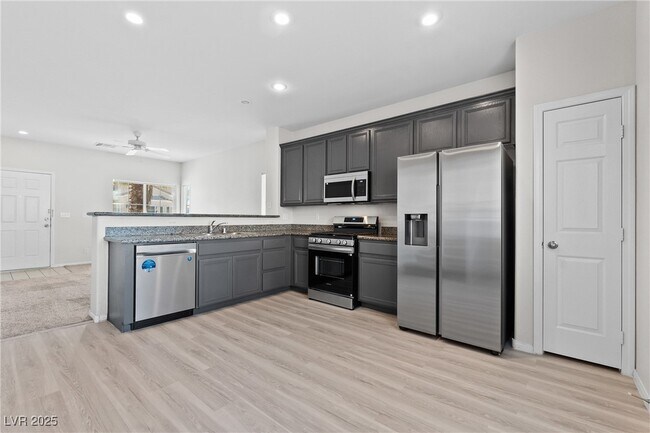 Building Photo - 6315 Yampa River Way