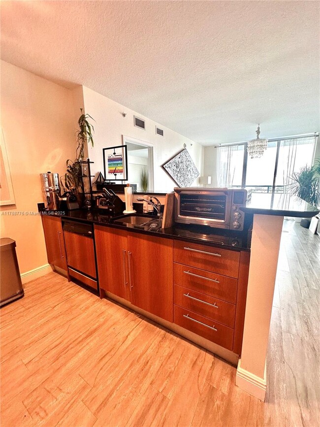 Building Photo - 325 S Biscayne Blvd