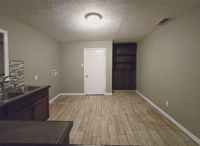 Building Photo - 12008 Bellafonte Dr