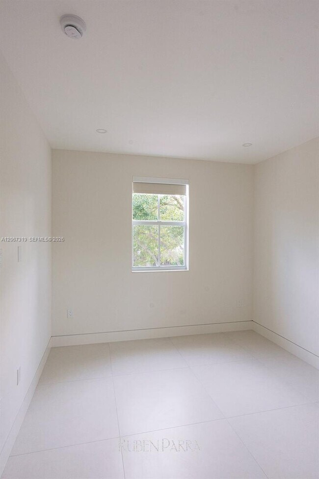 Building Photo - 8167 NW 108th Ct