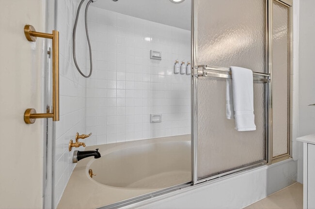 Building Photo - 3859 S Atlantic Ave