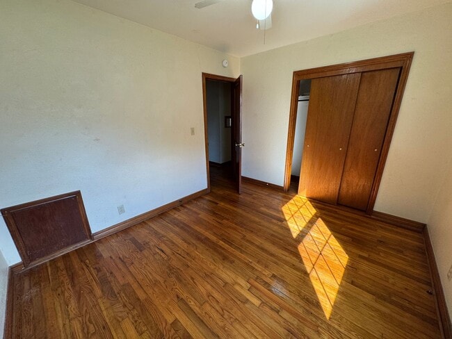 Building Photo - Spacious Home with Garage, Deck & Convenient Location