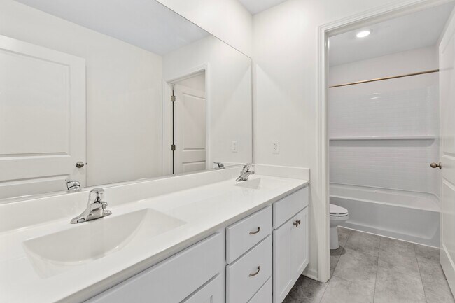 2nd Floor Bath 2 - 7882 W 105th Pl