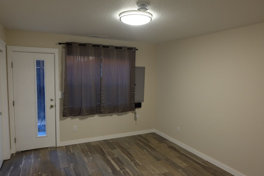 Building Photo - 5883 NE Failing St