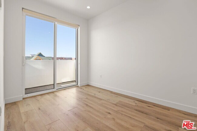 Building Photo - 1520 Magnolia Ave