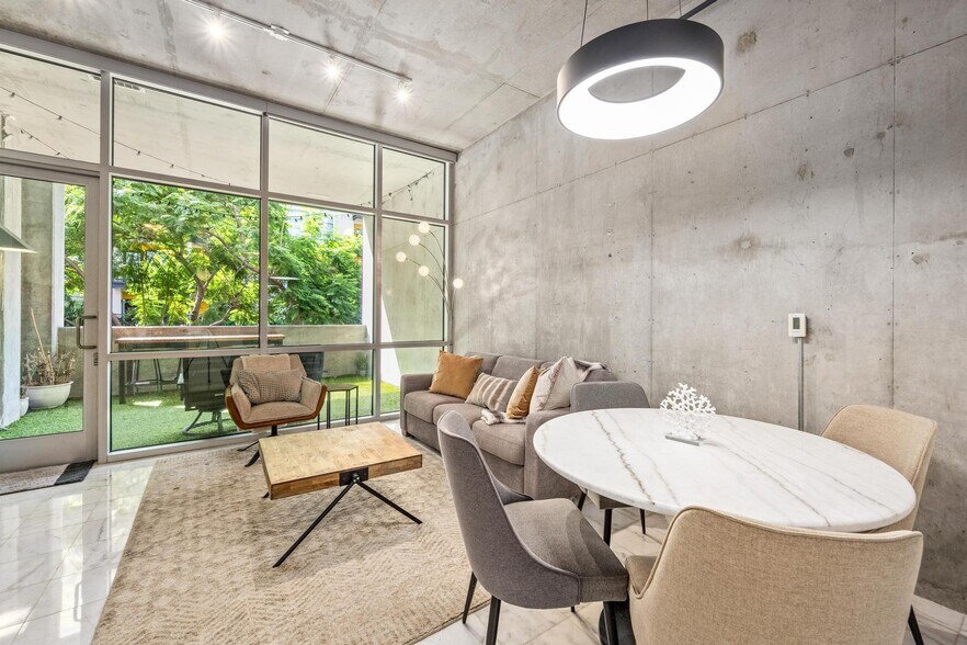 Building Photo - 1025 Island Ave