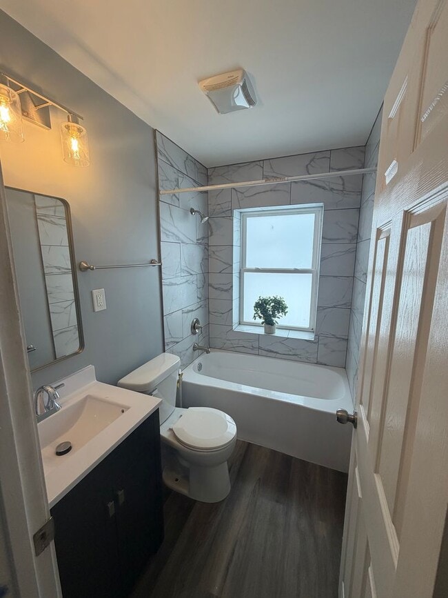 Building Photo - Move in Ready