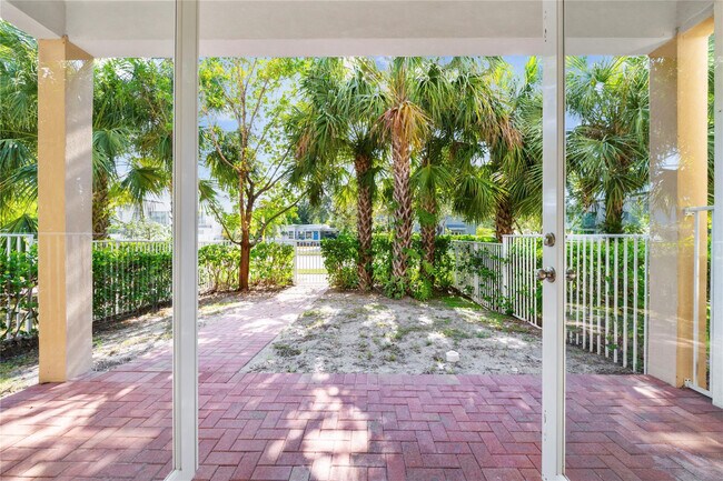 Building Photo - 1432 SW 4th Ave