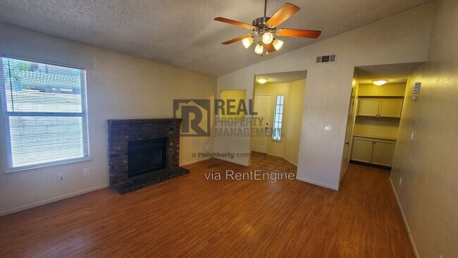 Building Photo - 1108 Delwood Ave