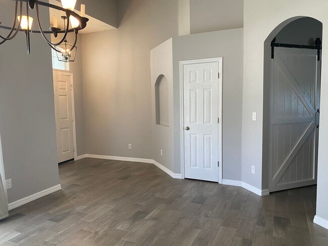 Building Photo - Beautiful Home Located In Tavares