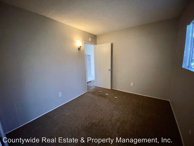 Building Photo - 1100-1154 N Mollison Ave