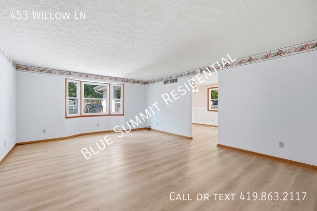 Building Photo - 453 Willow Ln