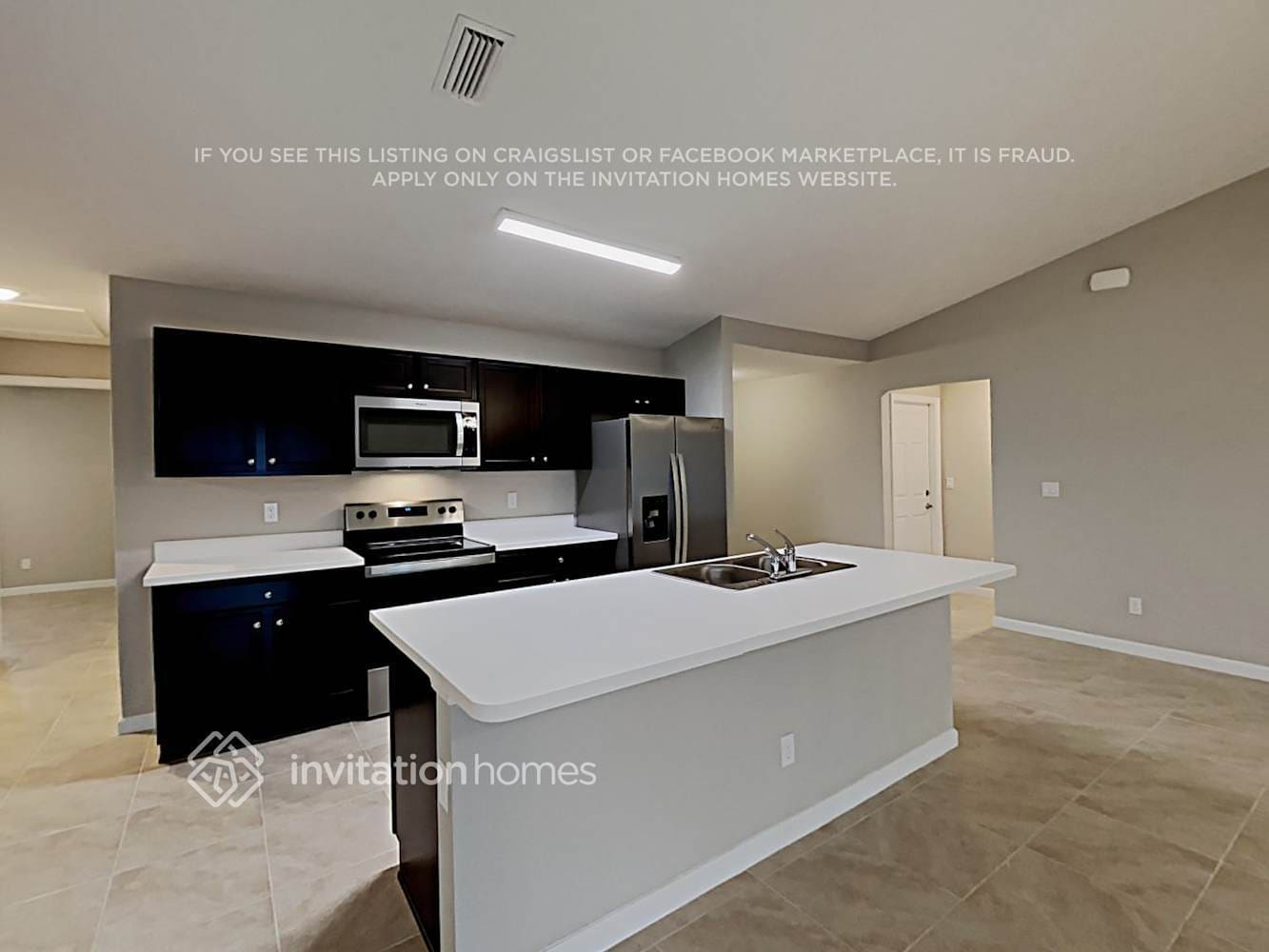 Building Photo - 365 SW Ridgecrest Dr