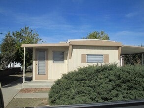 Building Photo - 1074 W Johnston Ave