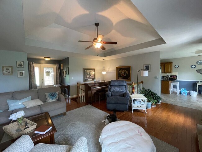 Building Photo - PRE-LEASING - Fully Furnished 6mo Short Term Rental in Ozark