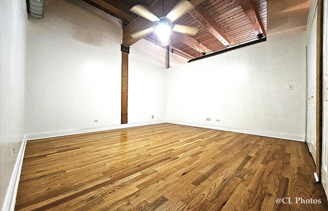 Building Photo - 500 N Damen Ave