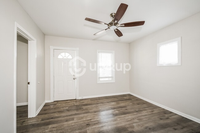 Building Photo - Fantastic 2bd/1ba home! Let yourself in!