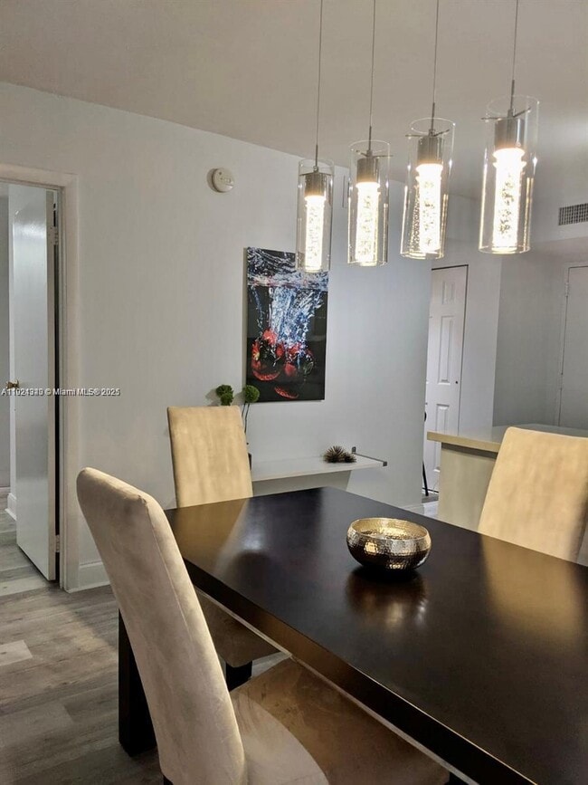 Building Photo - 16465 NE 22nd Ave