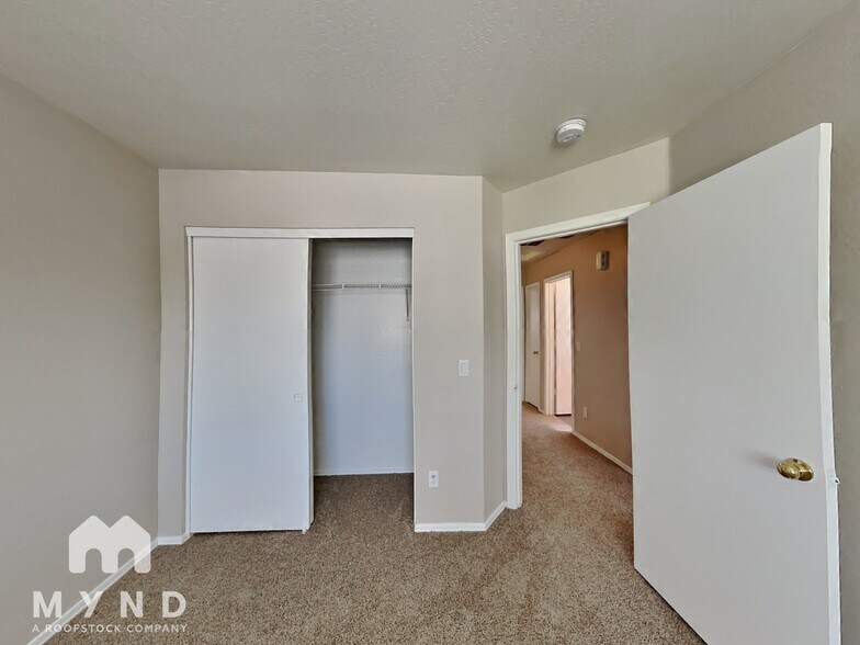 Building Photo - 6521 E Lush Vista View