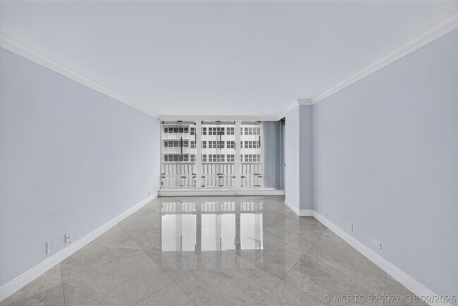 Building Photo - 4020 Galt Ocean Dr