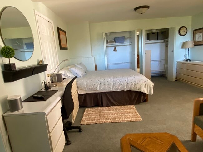 Building Photo - 819 Villa Vista St